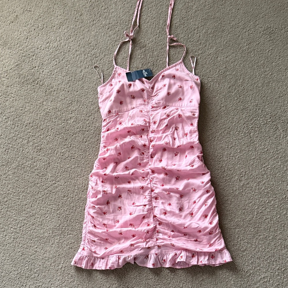 Hollister xs Pink Floral Ruched Dress